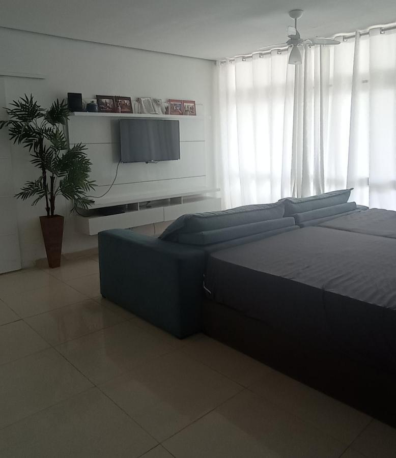 Casa Esquina Com Beira Mar Com Piscina Grande Na Enseada Pe Na Areia 50 Metros Holiday home Guaruja