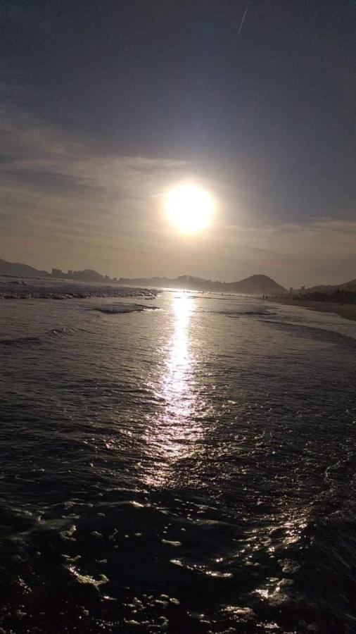 Casa Esquina Com Beira Mar Com Piscina Grande Na Enseada Pe Na Areia 50 Metros