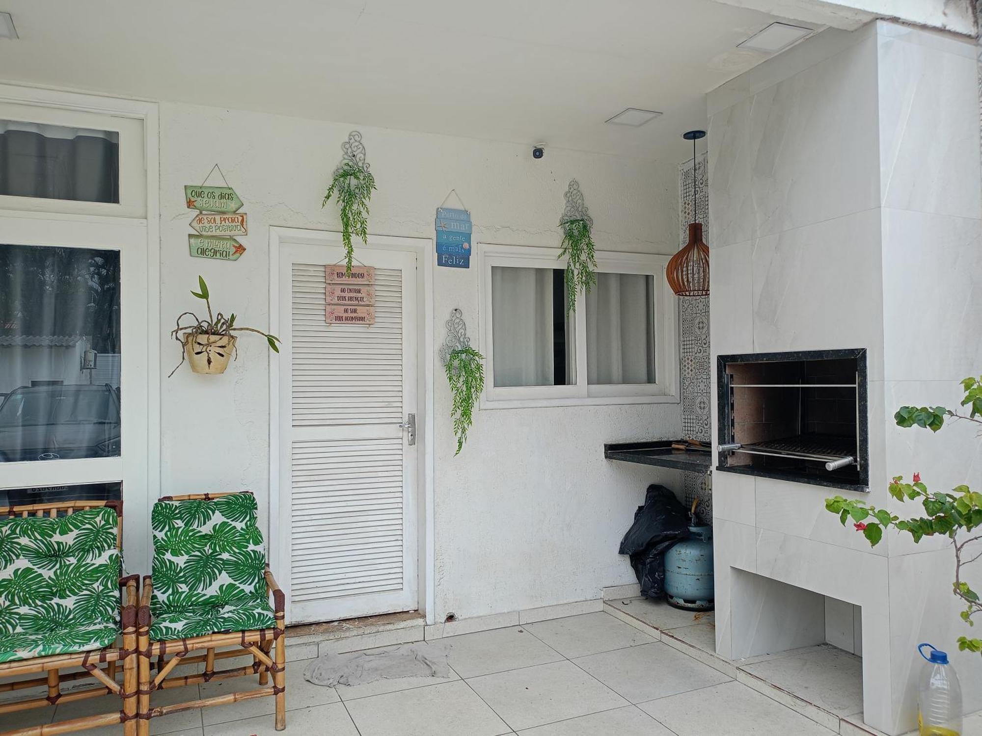 Casa Esquina Com Beira Mar Com Piscina Grande Na Enseada Pe Na Areia 50 Metros Holiday home Guaruja
