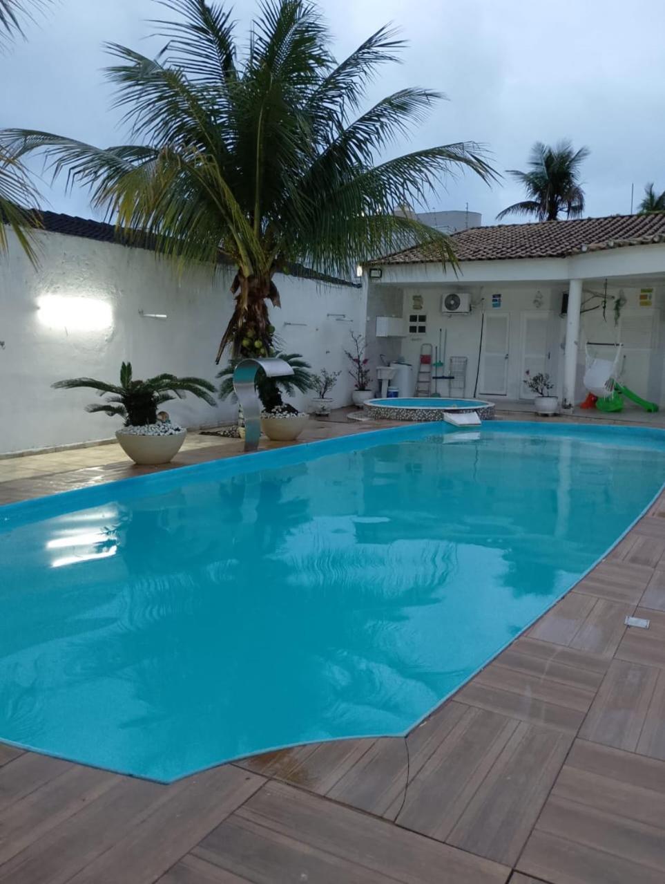 Casa Esquina Com Beira Mar Com Piscina Grande Na Enseada Pe Na Areia 50 Metros Holiday home Guaruja
